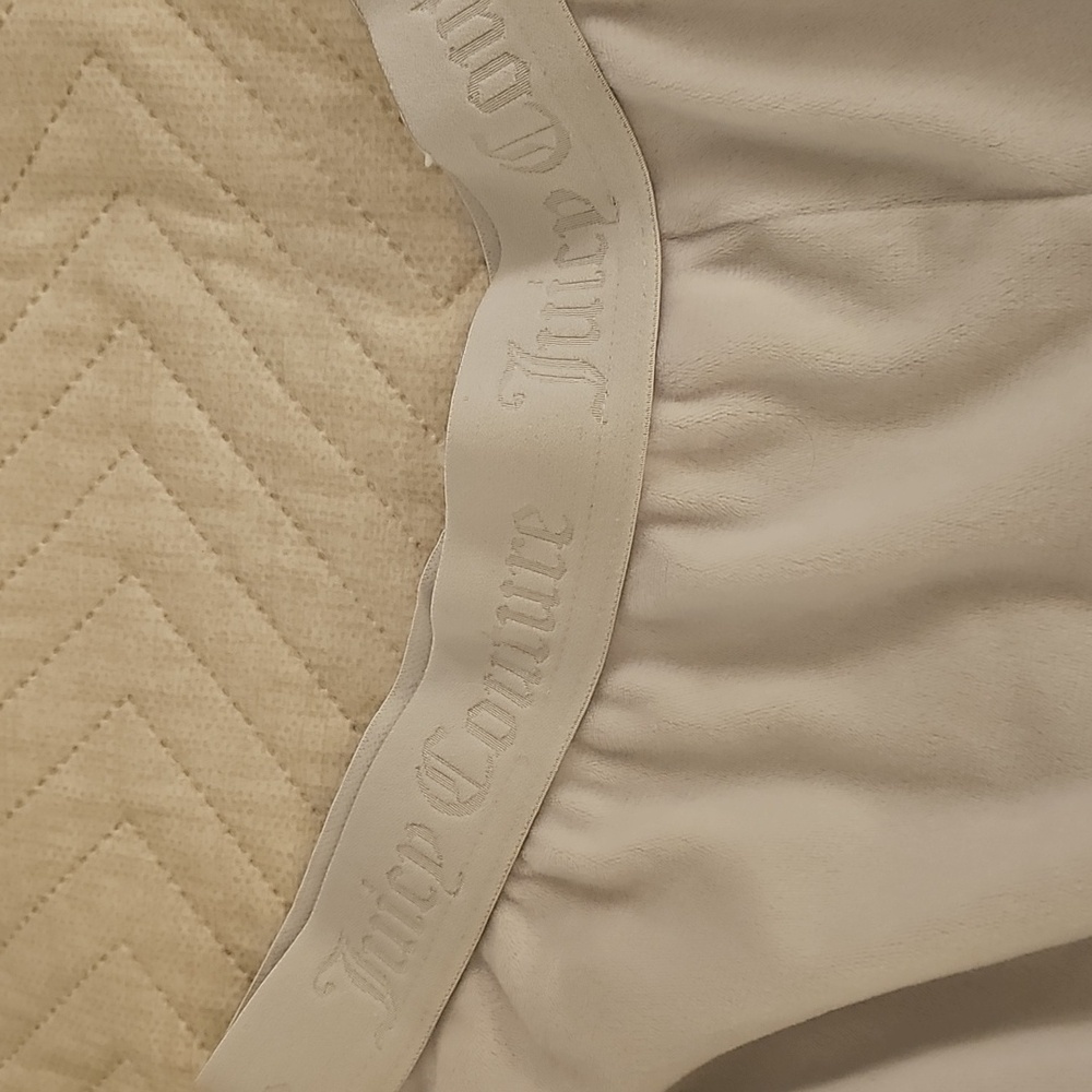 Juicy Couture Rhinestone Embellished Velour Shorts in Mauve and White Lot of 2 - Picture 7 of 11